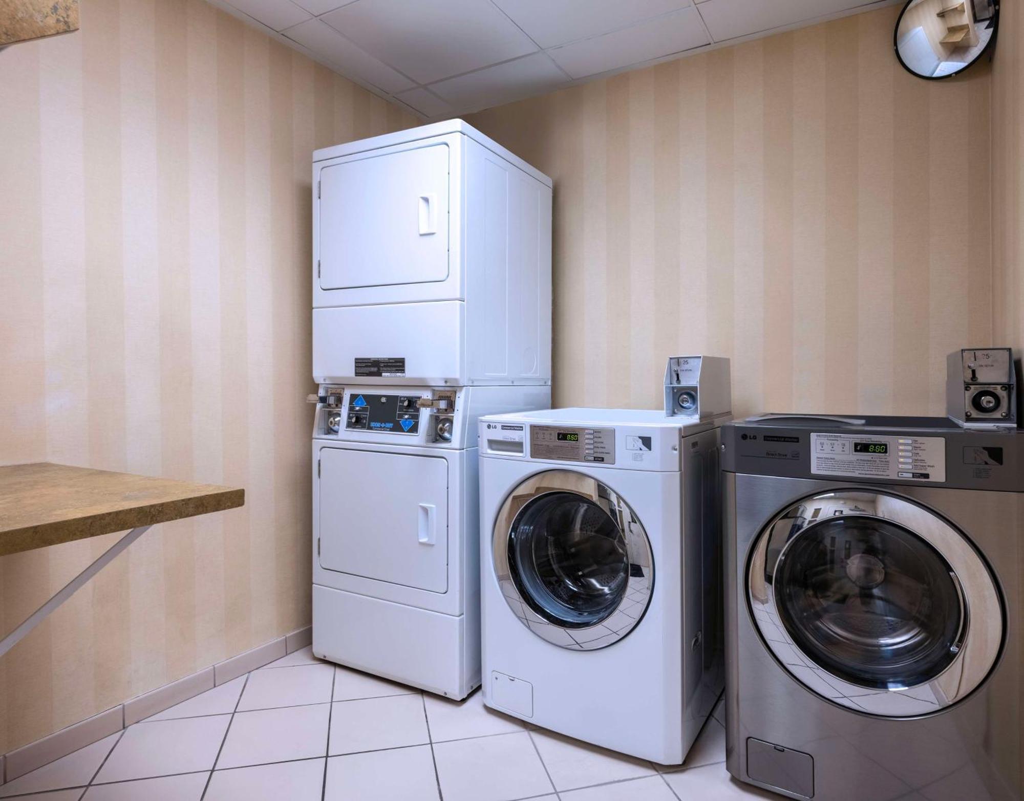 Hilton Garden Inn Las Vegas Strip South Екстер'єр фото